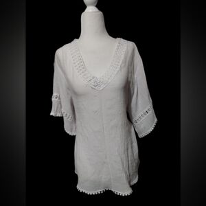 NWOT Unique Spectrum White Lace Trim V-Neck Blouse, XL